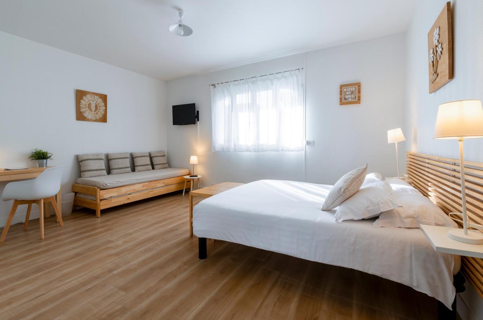 Hotel & Studios Astor Антиб Экстерьер фото