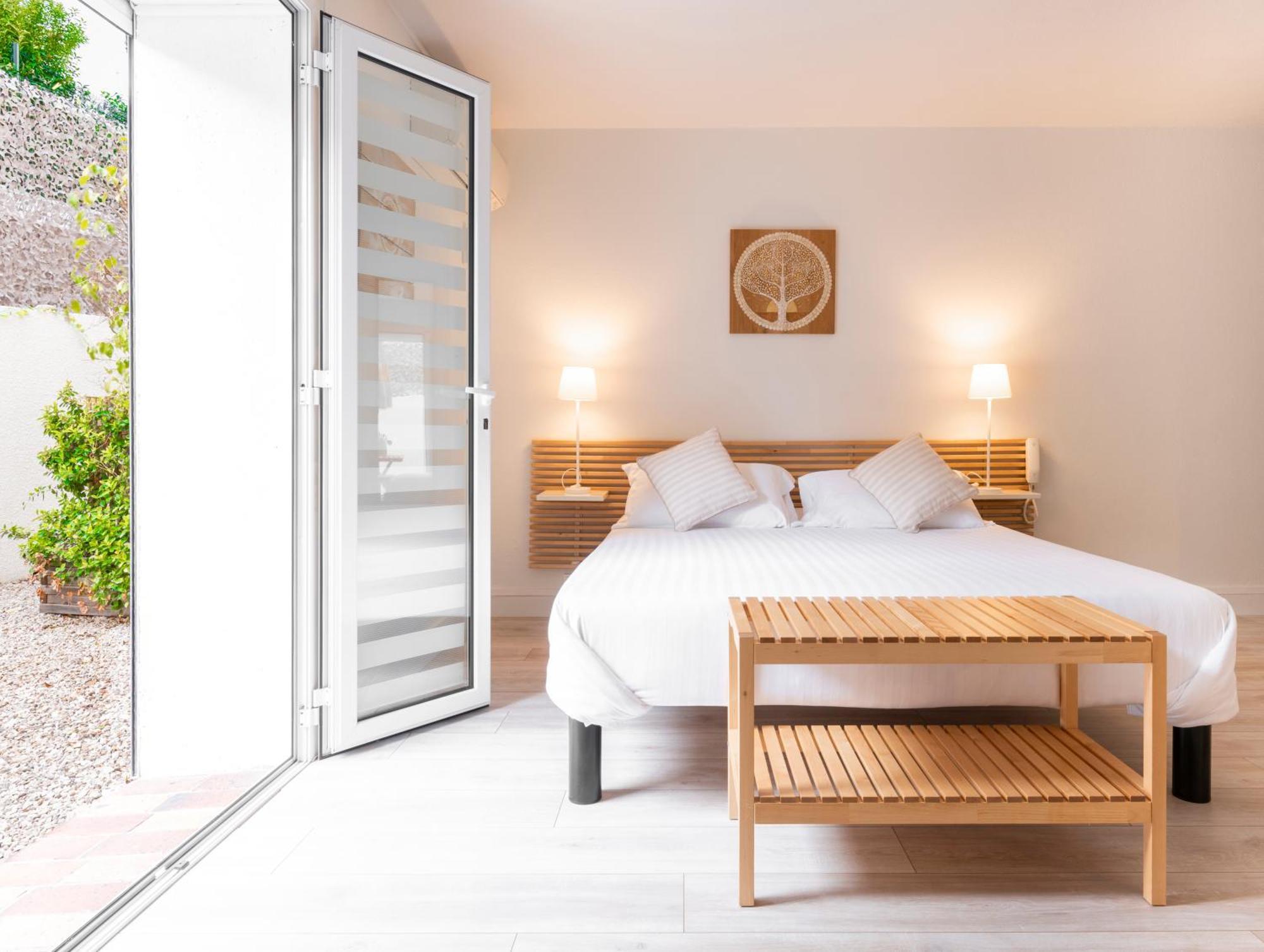 Hotel & Studios Astor Антиб Экстерьер фото