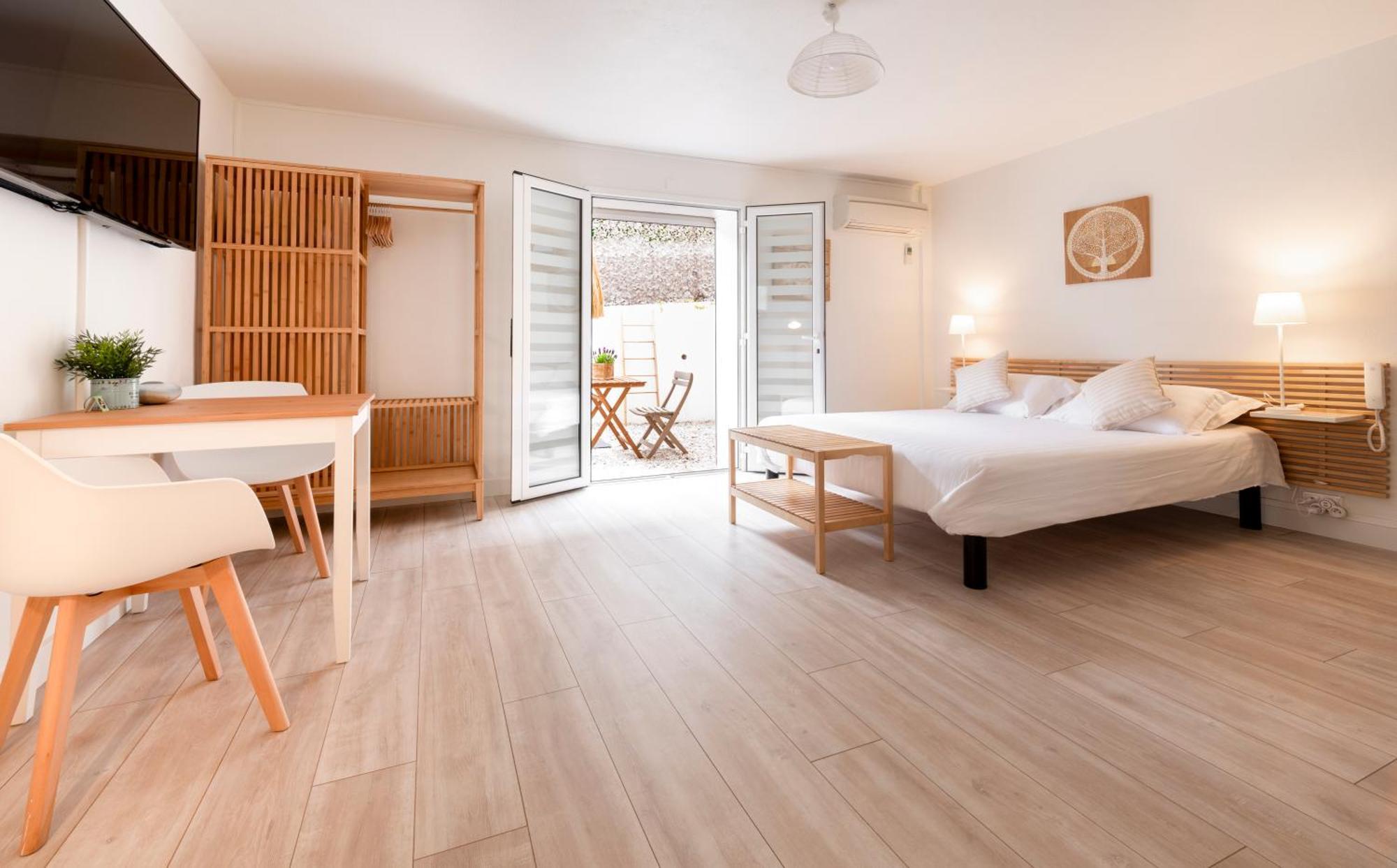 Hotel & Studios Astor Антиб Экстерьер фото
