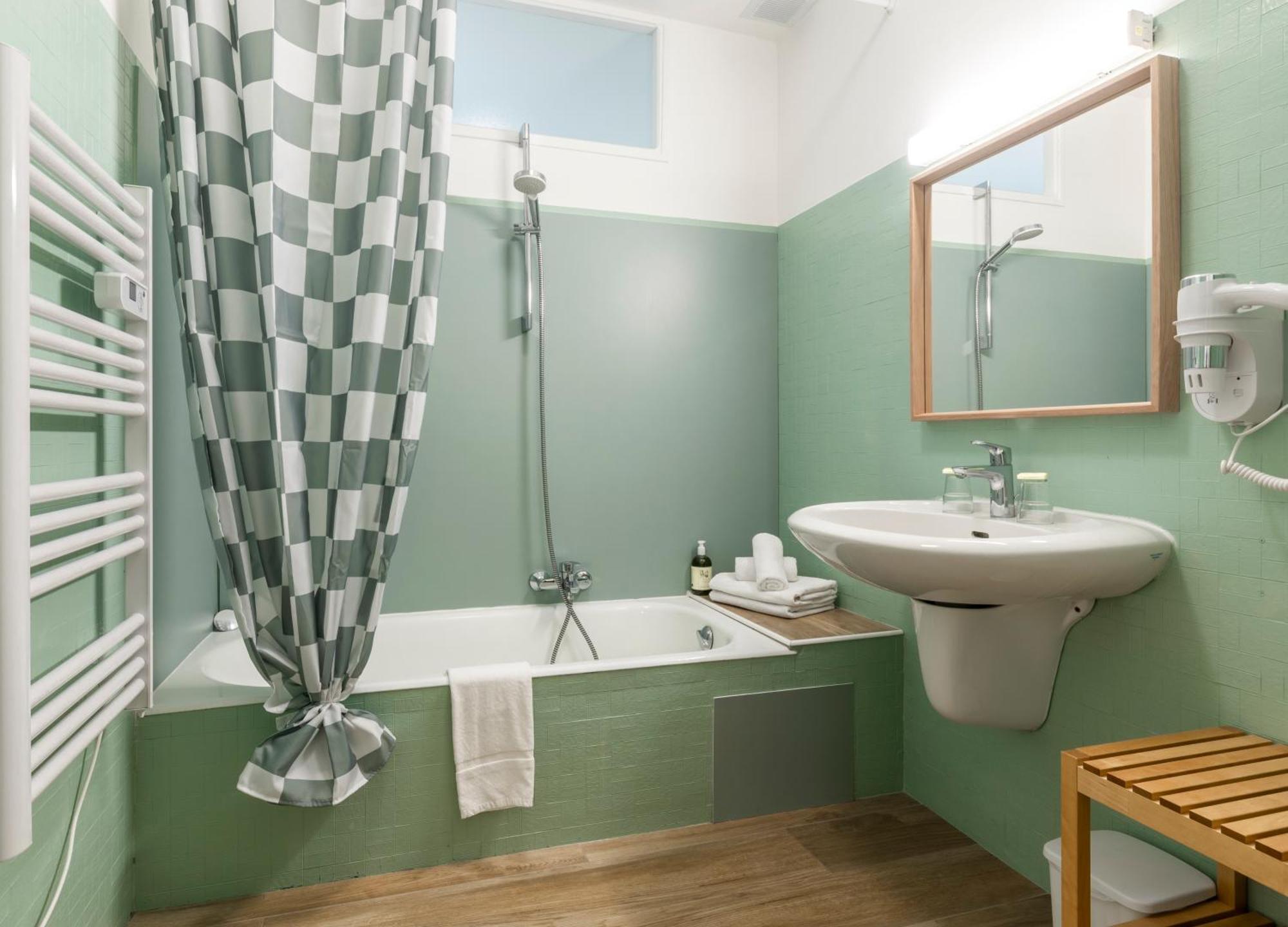 Hotel & Studios Astor Антиб Экстерьер фото