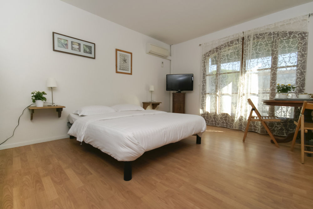 Hotel & Studios Astor Антиб Экстерьер фото