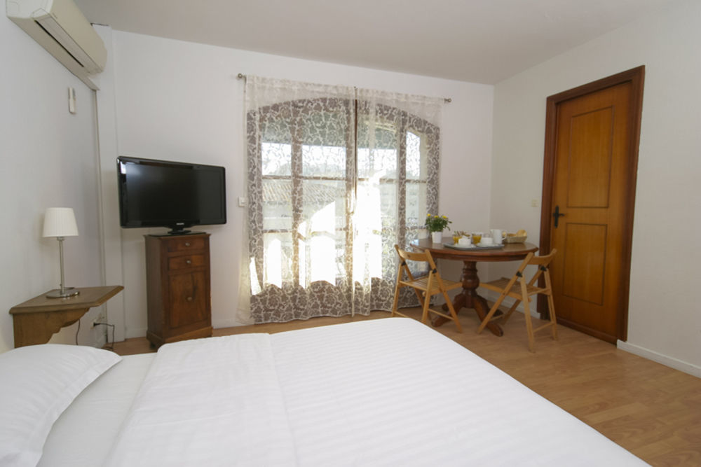 Hotel & Studios Astor Антиб Экстерьер фото